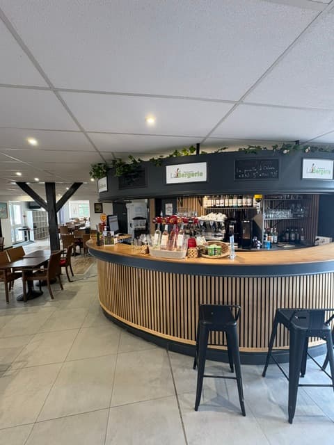 Le bar du restaurant La Bergerie au Golf de Marcilly