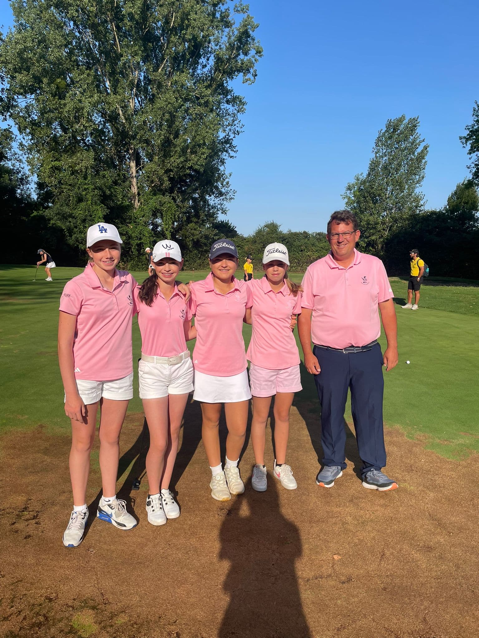 Équipe U16 filles du Golf de Marcilly photographiée en 2025